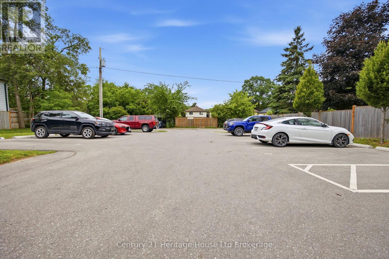 #4 34 BAIN STREET - 25