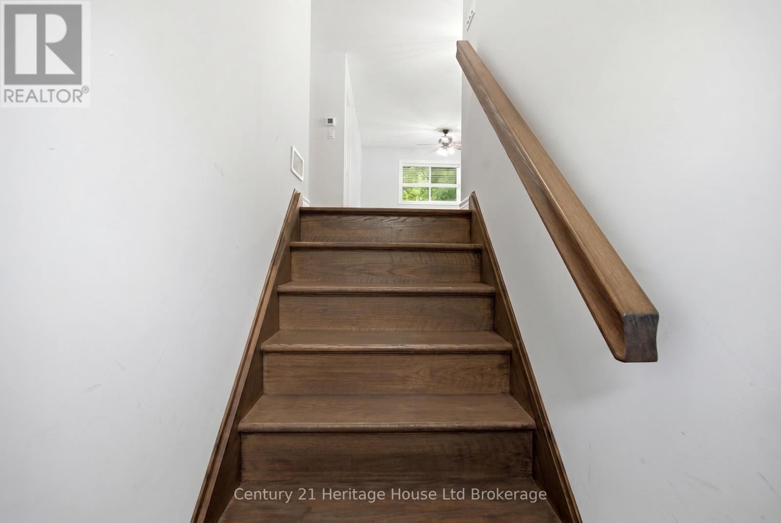 #4 34 BAIN STREET - 6
