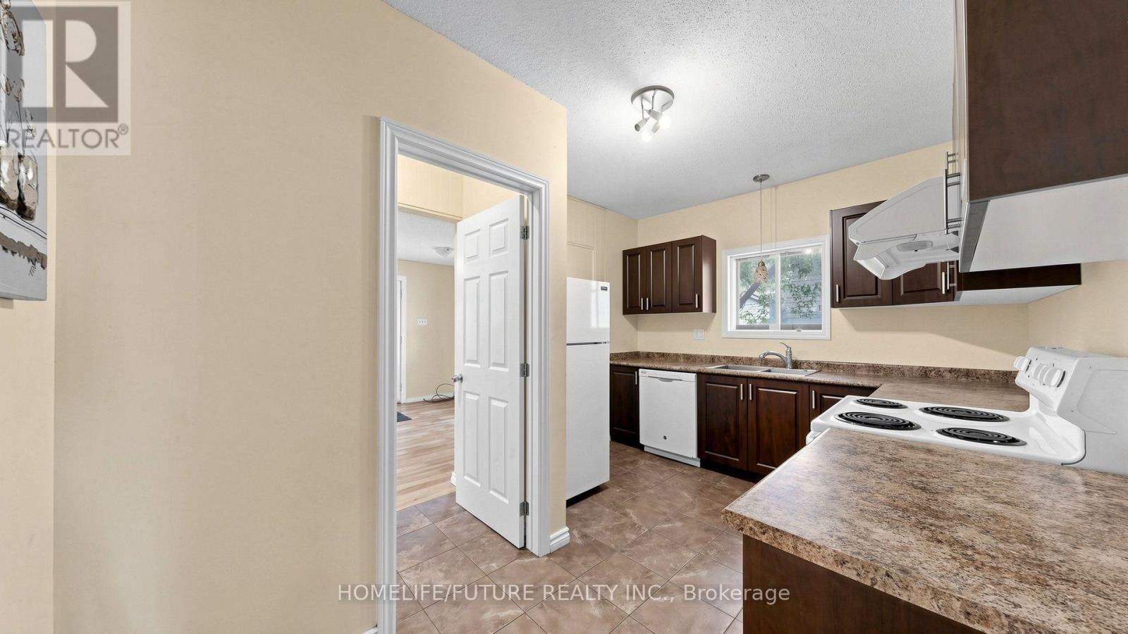 804 DUNDAS STREET W - Image 18
