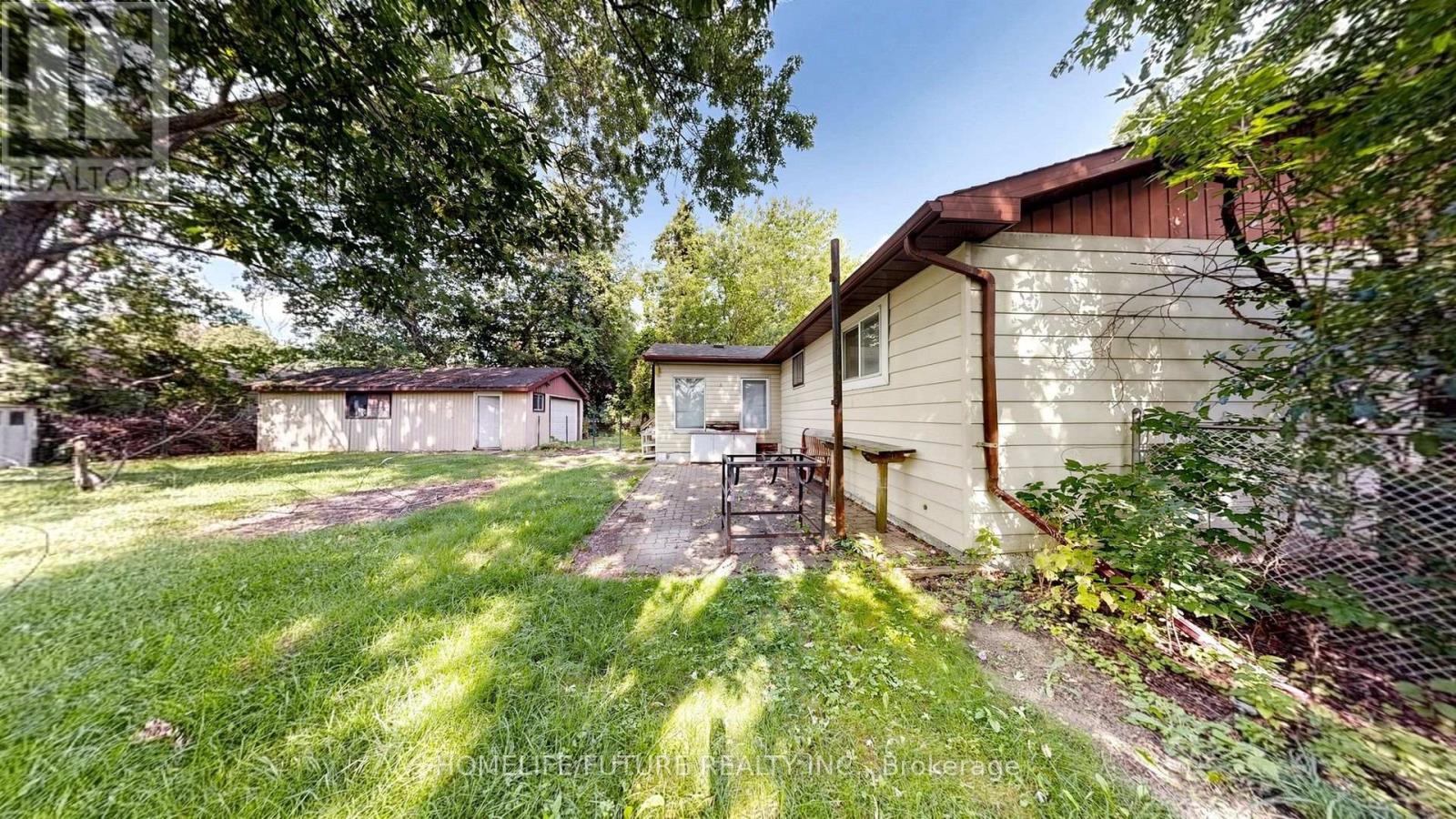 804 DUNDAS STREET W - 46