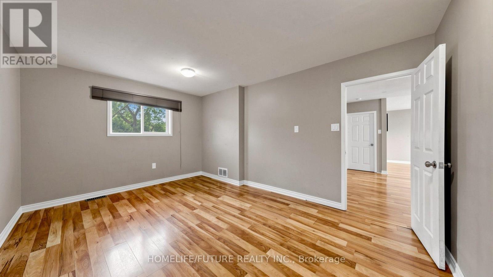 804 DUNDAS STREET W - 29