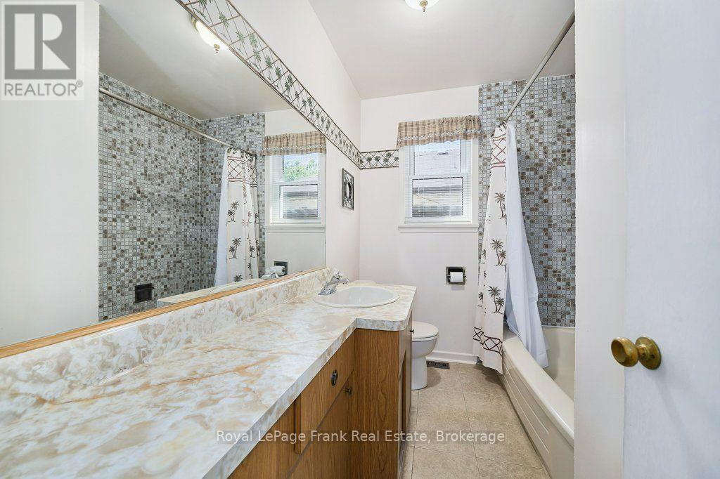 55 LEAHANN DRIVE - 18
