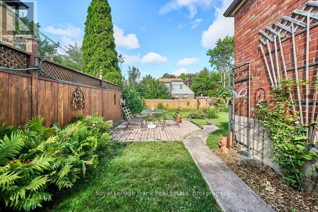 55 LEAHANN DRIVE - 27