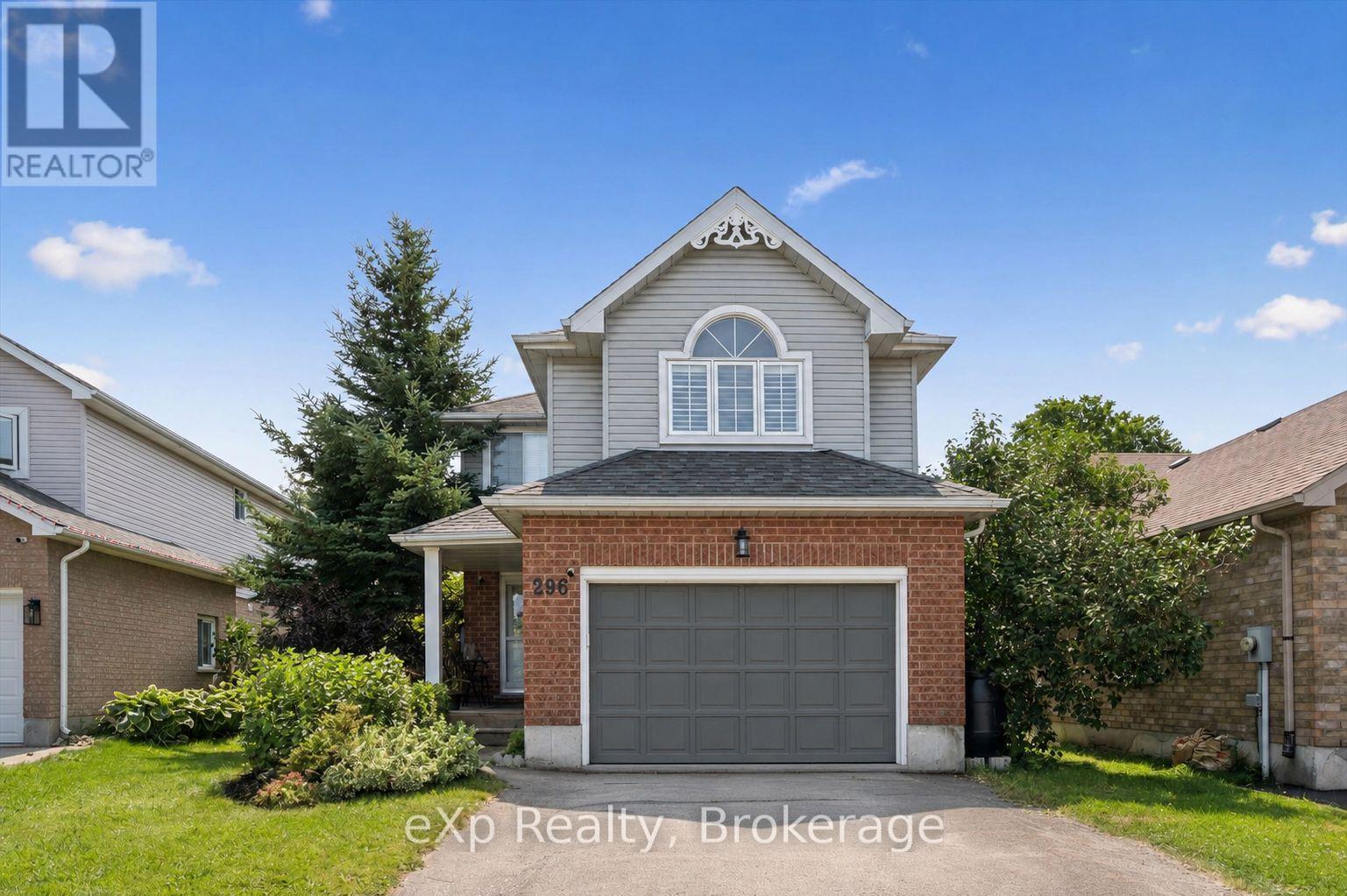 296 TAIT CRESCENT - 1