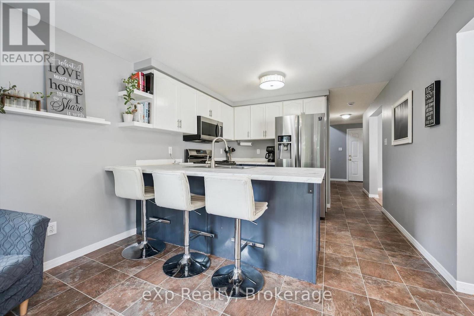 296 TAIT CRESCENT - 13