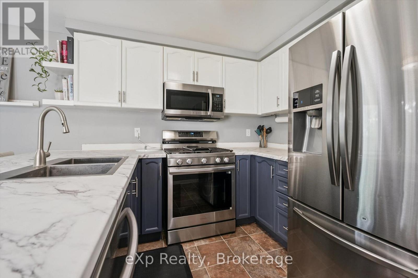 296 TAIT CRESCENT - 16