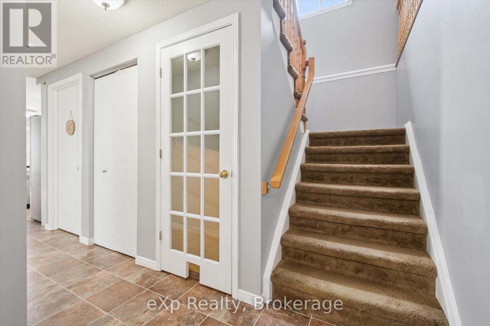 296 TAIT CRESCENT - 21