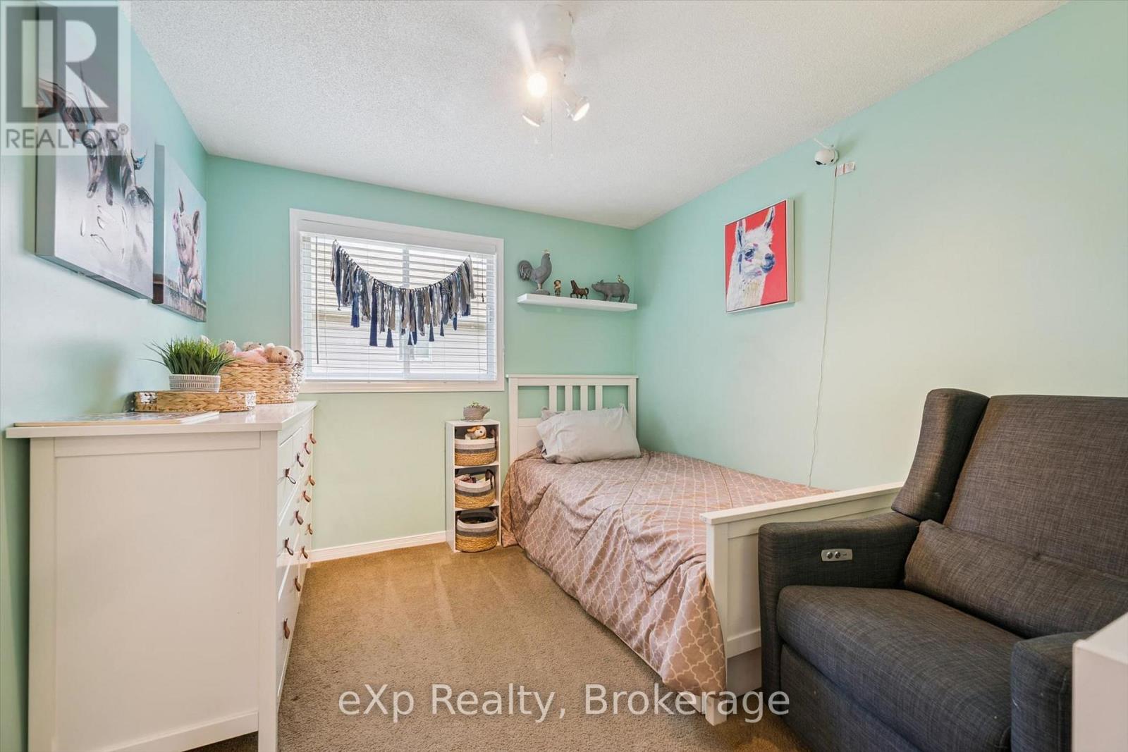 296 TAIT CRESCENT - 25