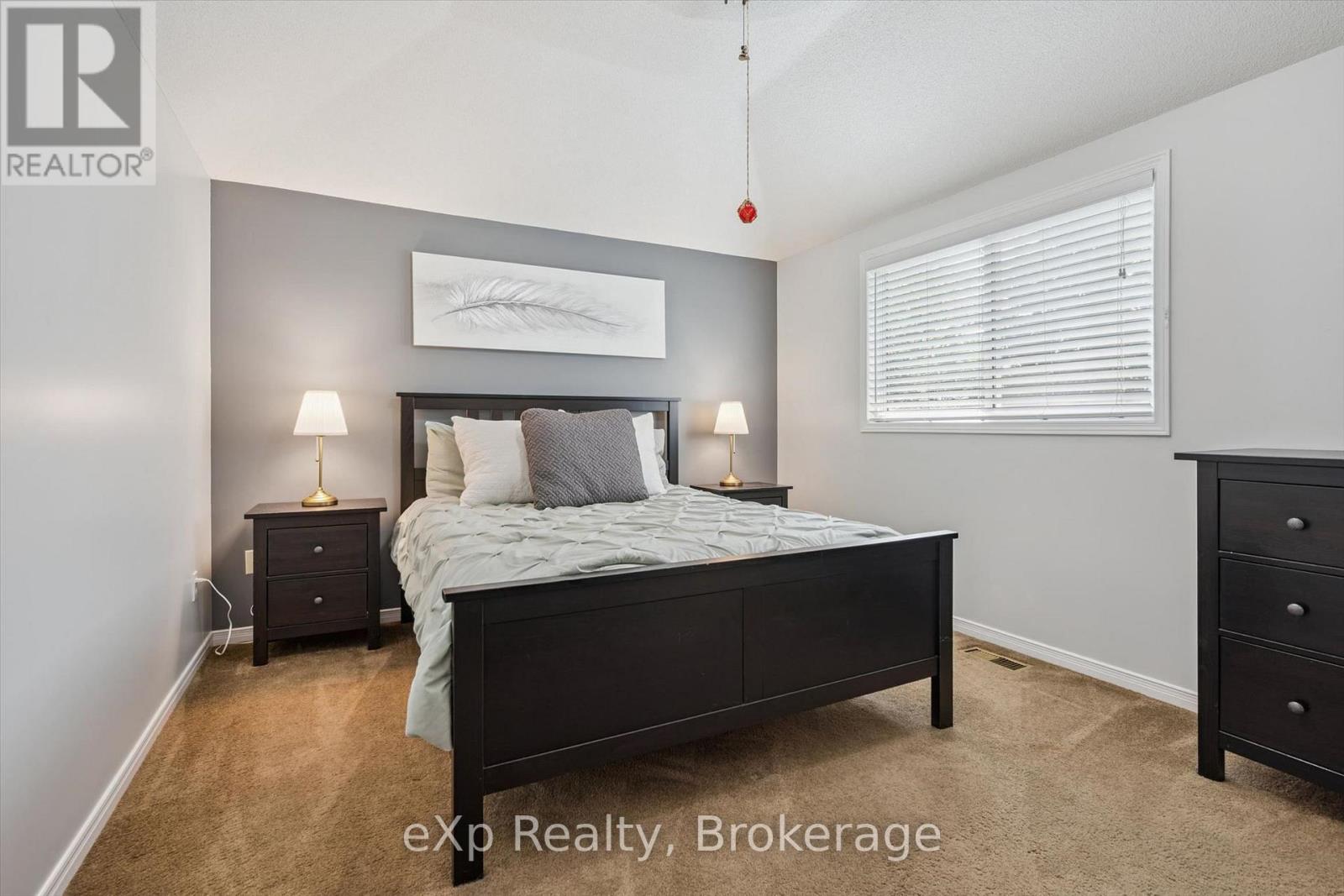 296 TAIT CRESCENT - 27