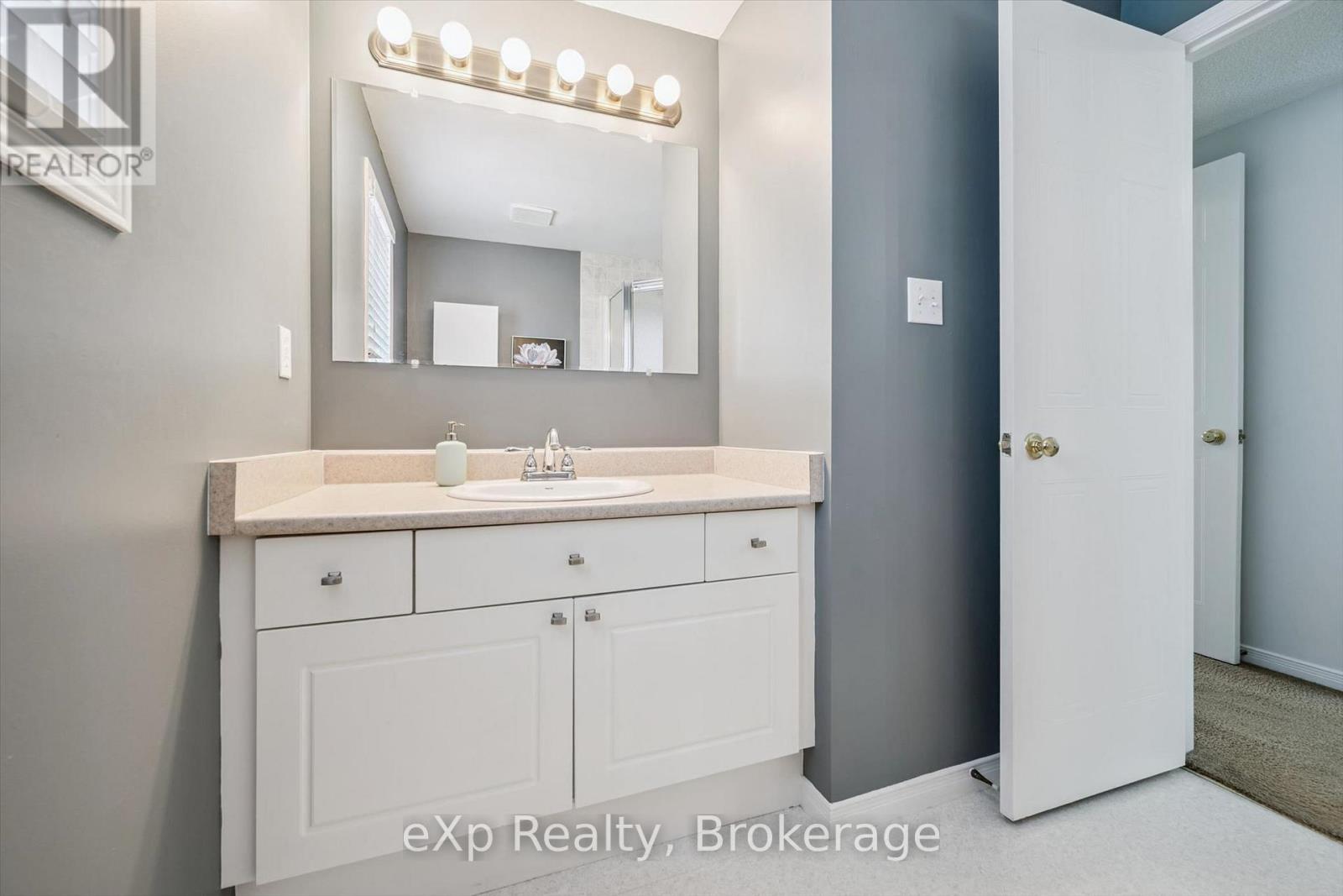 296 TAIT CRESCENT - 29