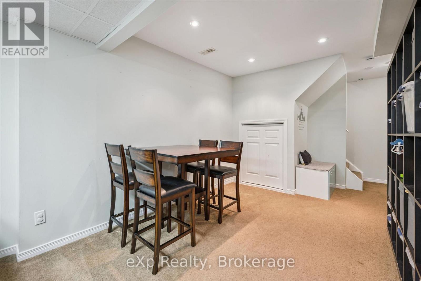 296 TAIT CRESCENT - 30