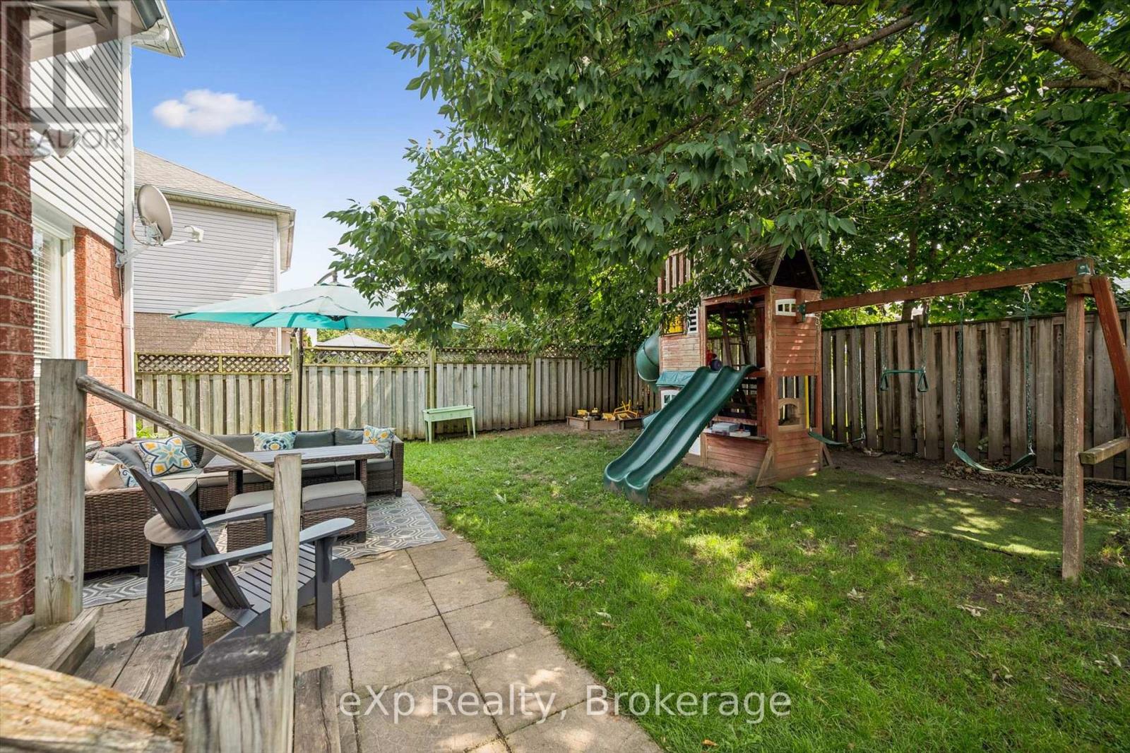 296 TAIT CRESCENT - 38