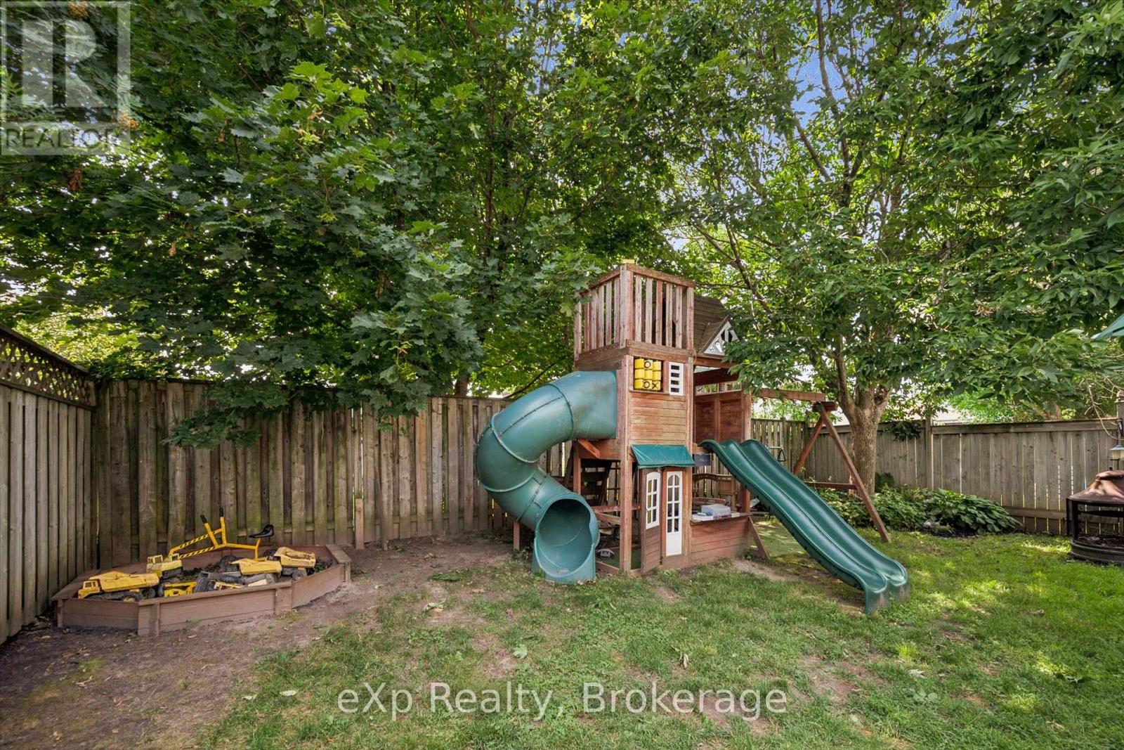 296 TAIT CRESCENT - 41