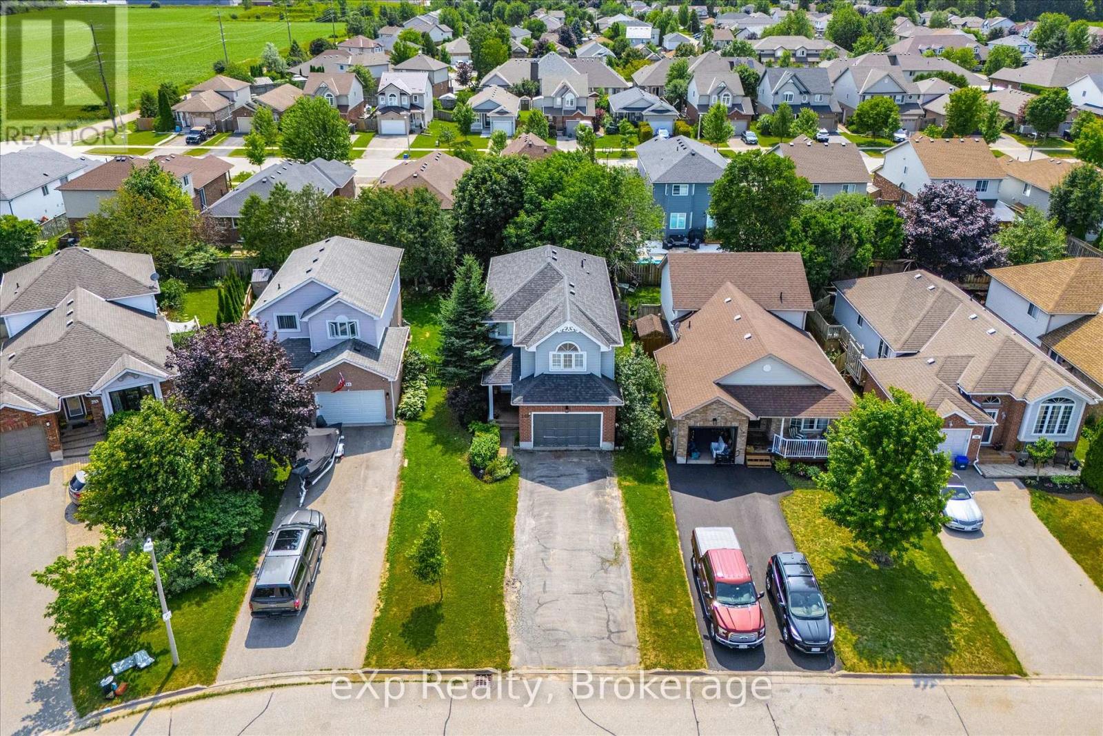 296 TAIT CRESCENT - 43