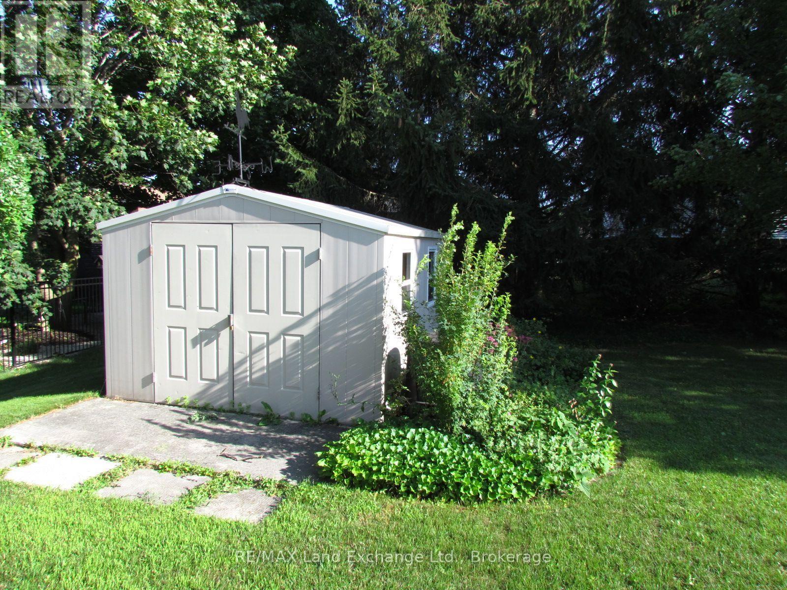 115 BROWN'S LANE - 6