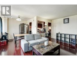 1711 - 10 Sunny Glenway, Toronto, ON M3C2Z3 Photo 10