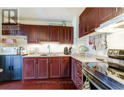 1711 - 10 Sunny Glenway, Toronto, ON M3C2Z3 Photo 14