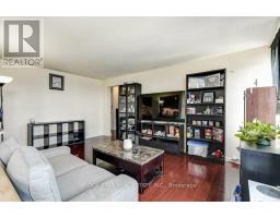 1711 - 10 Sunny Glenway, Toronto, ON M3C2Z3 Photo 9