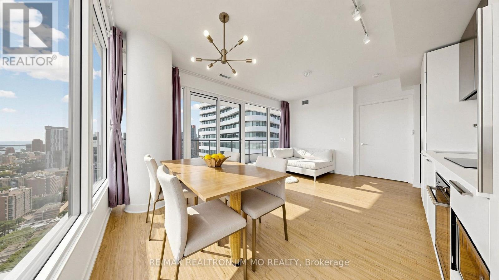 #4116 85 WOOD STREET - Image 11