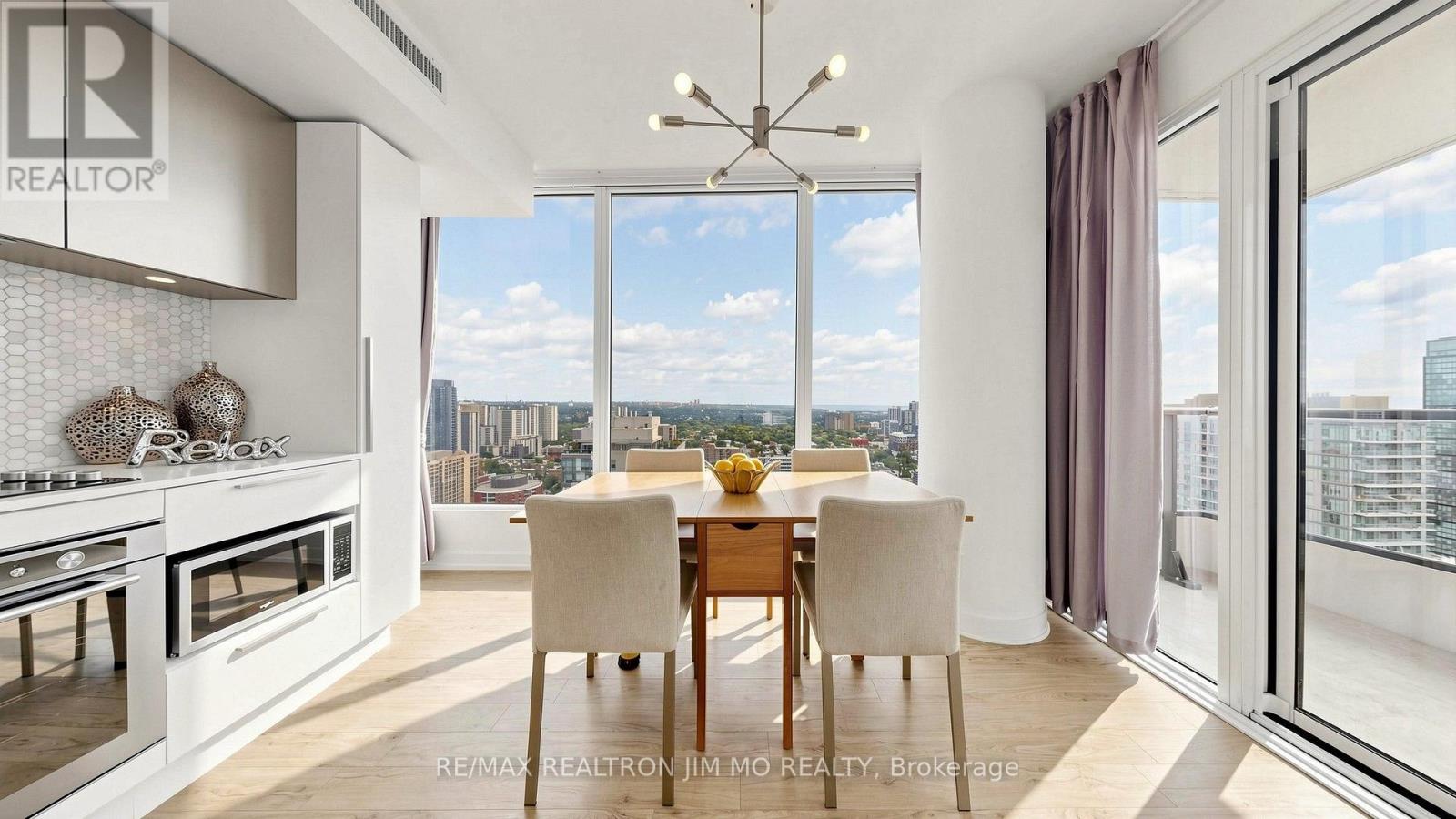 #4116 85 WOOD STREET - Image 12
