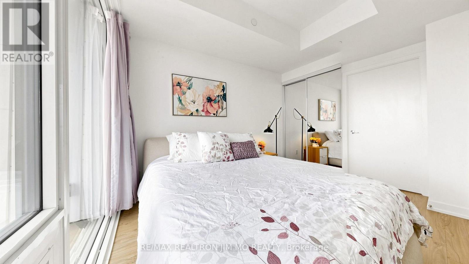 #4116 85 WOOD STREET - Image 16
