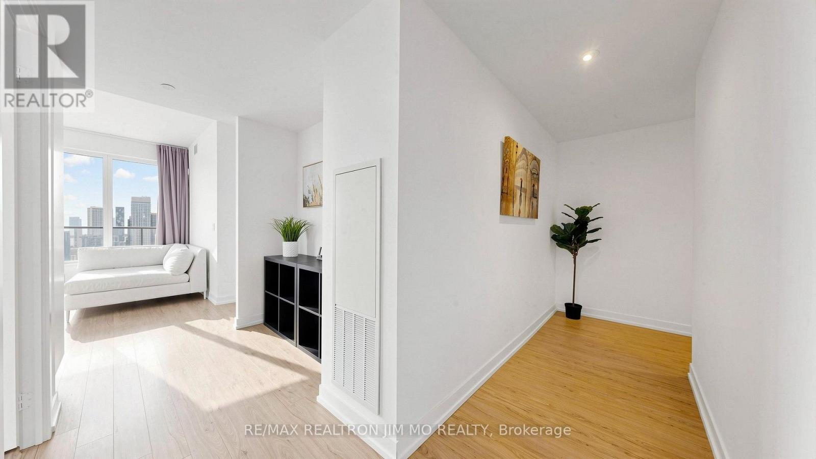 #4116 85 WOOD STREET - Image 22