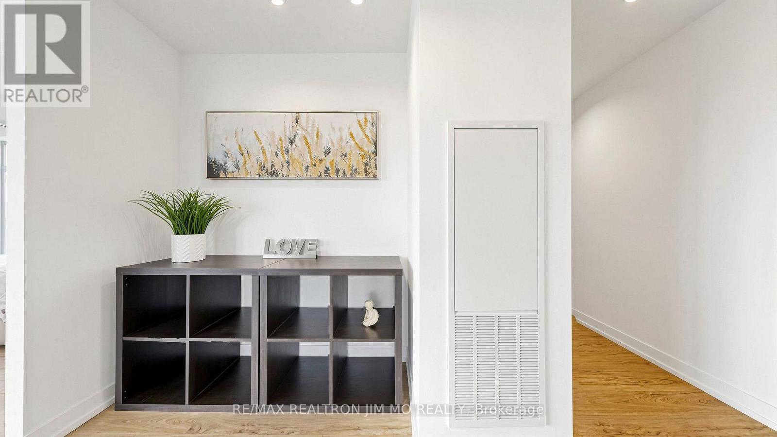#4116 85 WOOD STREET - Image 23