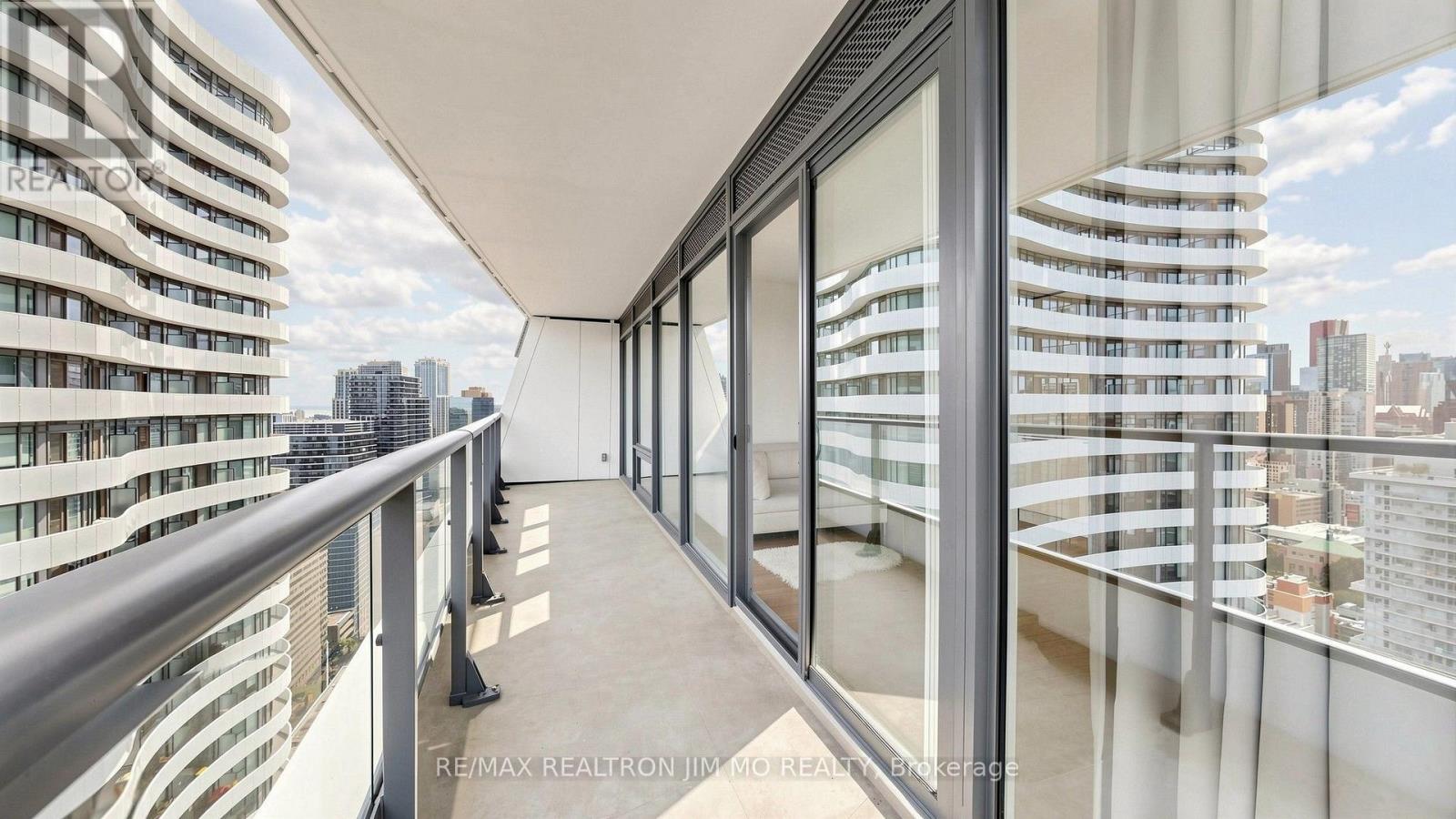 #4116 85 WOOD STREET - Image 29