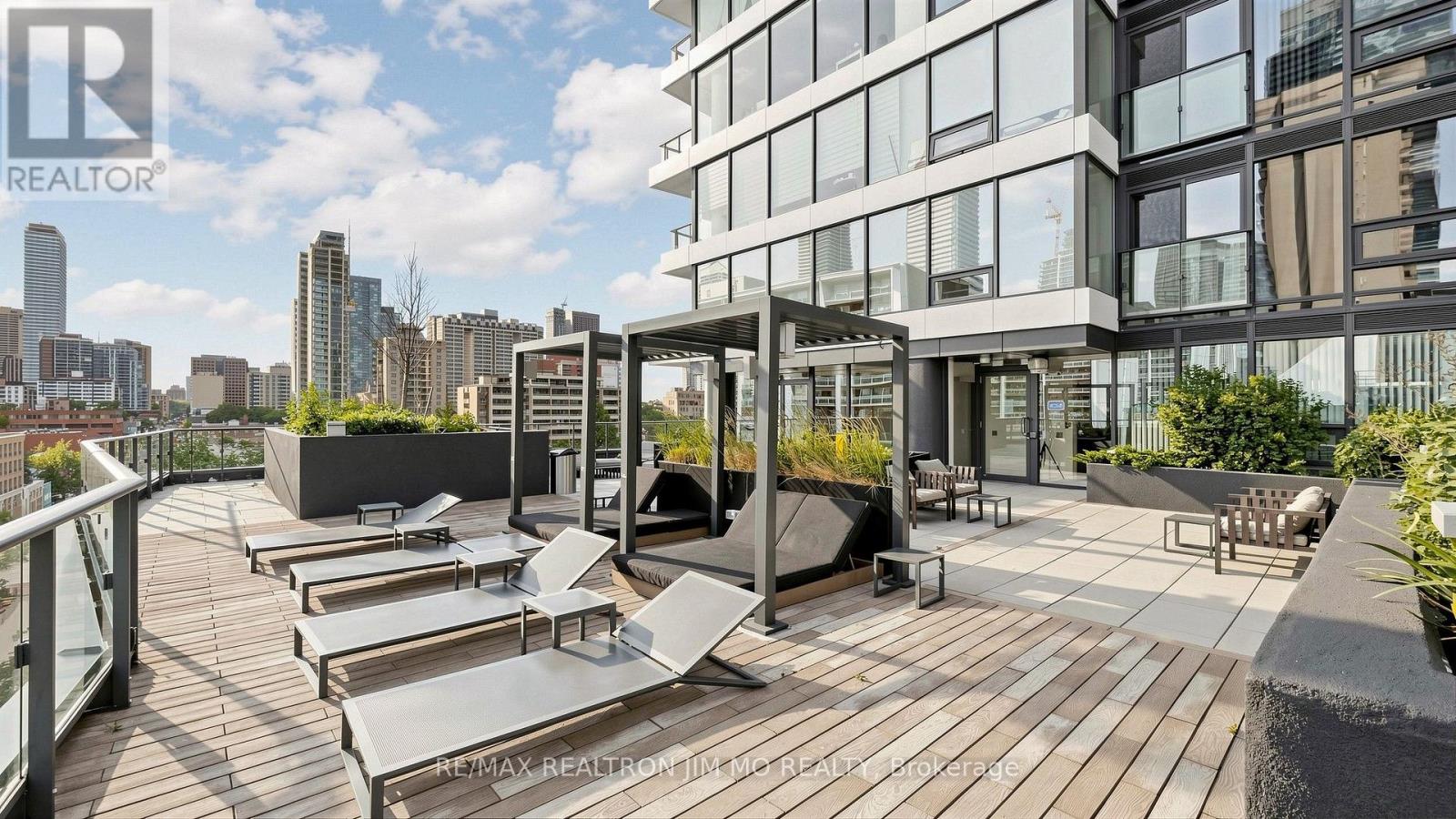 #4116 85 WOOD STREET - Image 37