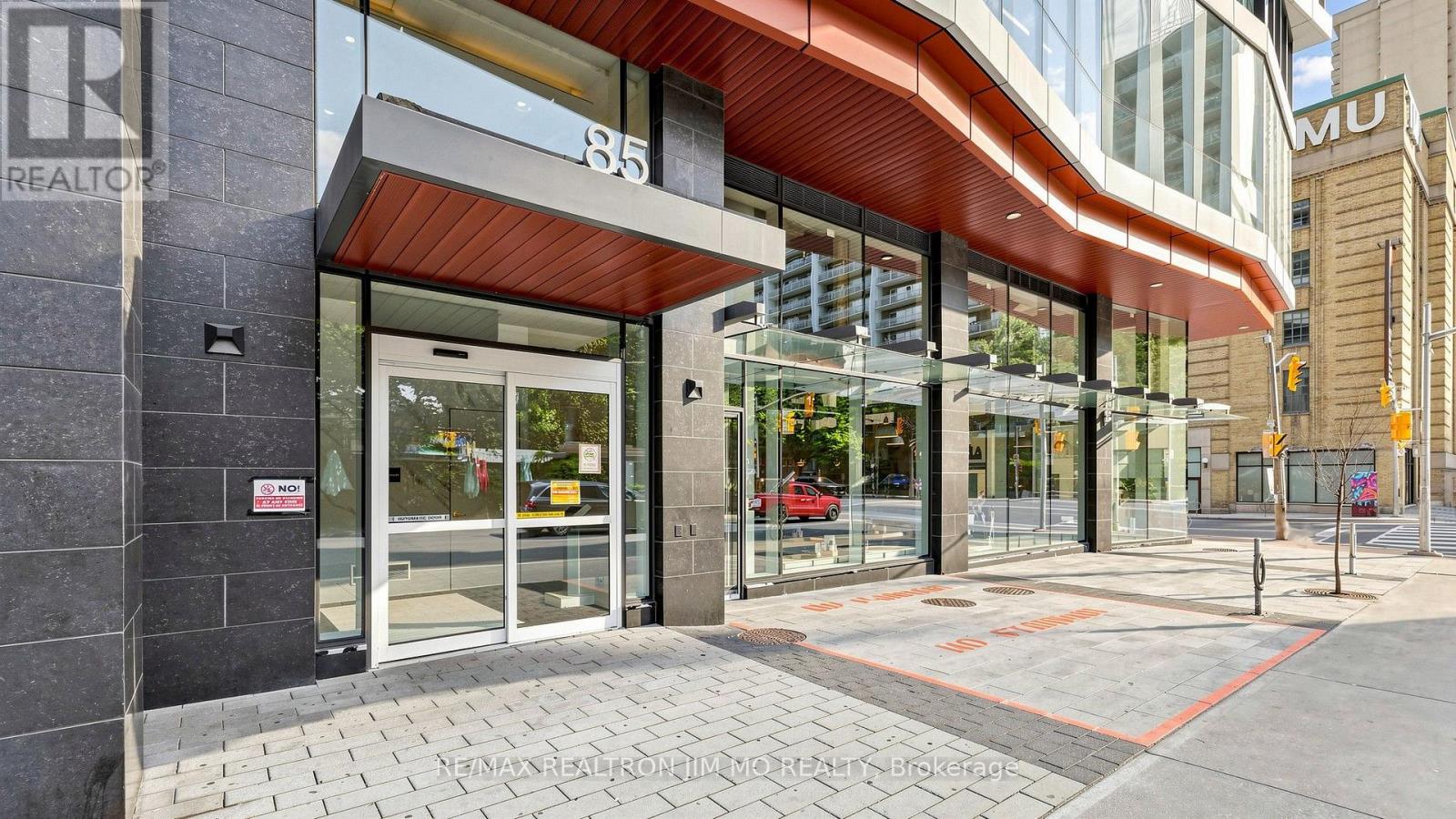 #4116 85 WOOD STREET - Image 4