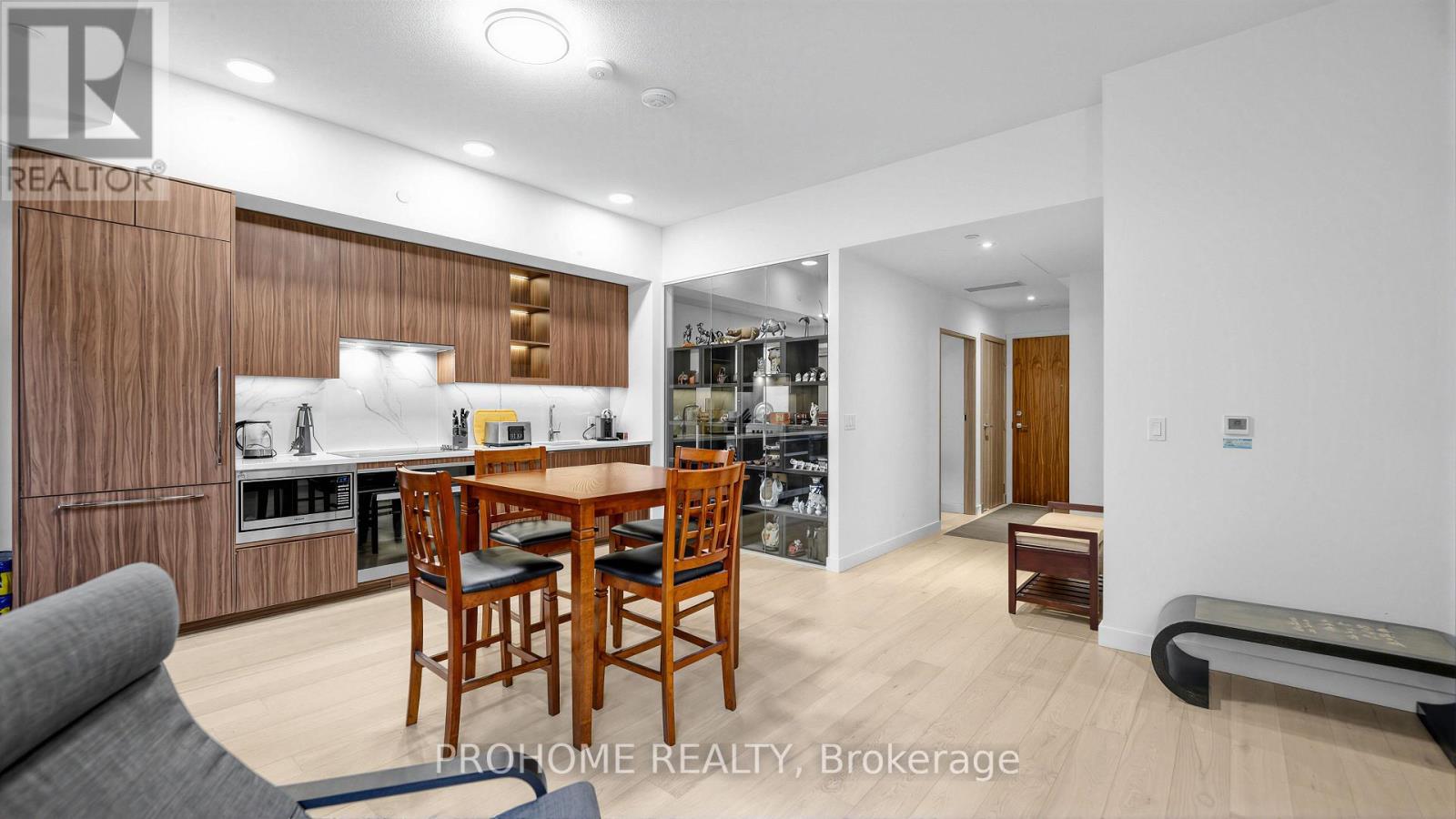 #111 27 MCMAHON DRIVE - Image 9