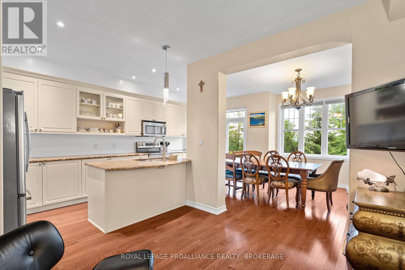 901 ASCOT LANE - 8