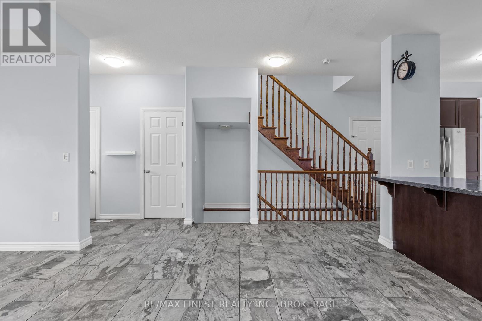893 ASCOT LANE - 8