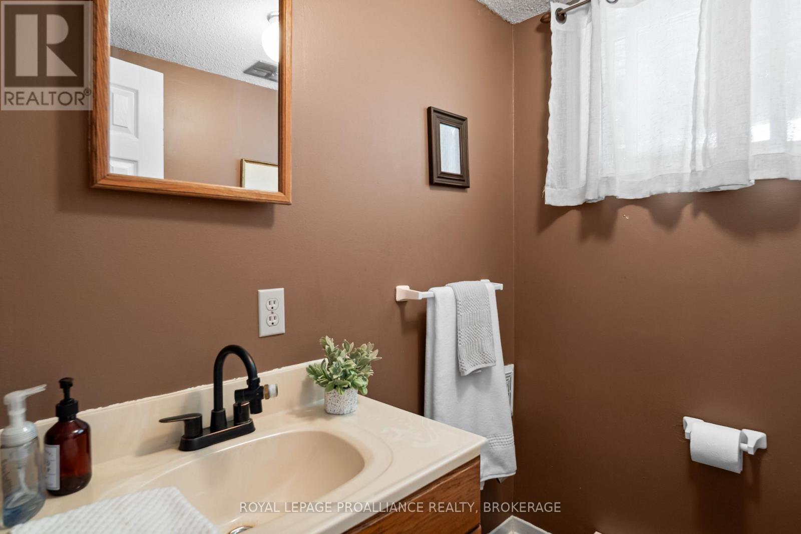 94 NICHOLSON POINT ROAD - 32
