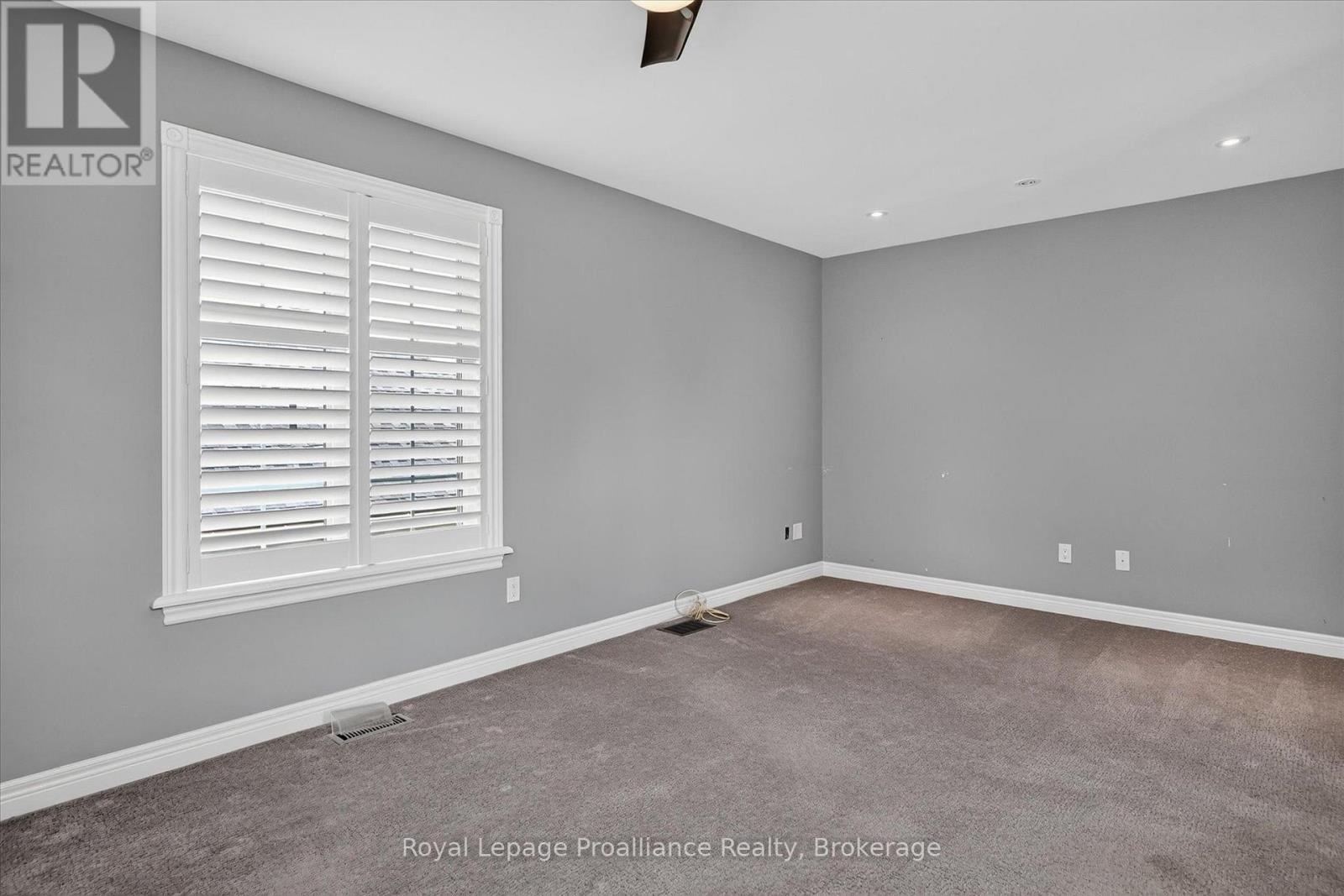 #507 1742 RAVENWOOD DRIVE - 22