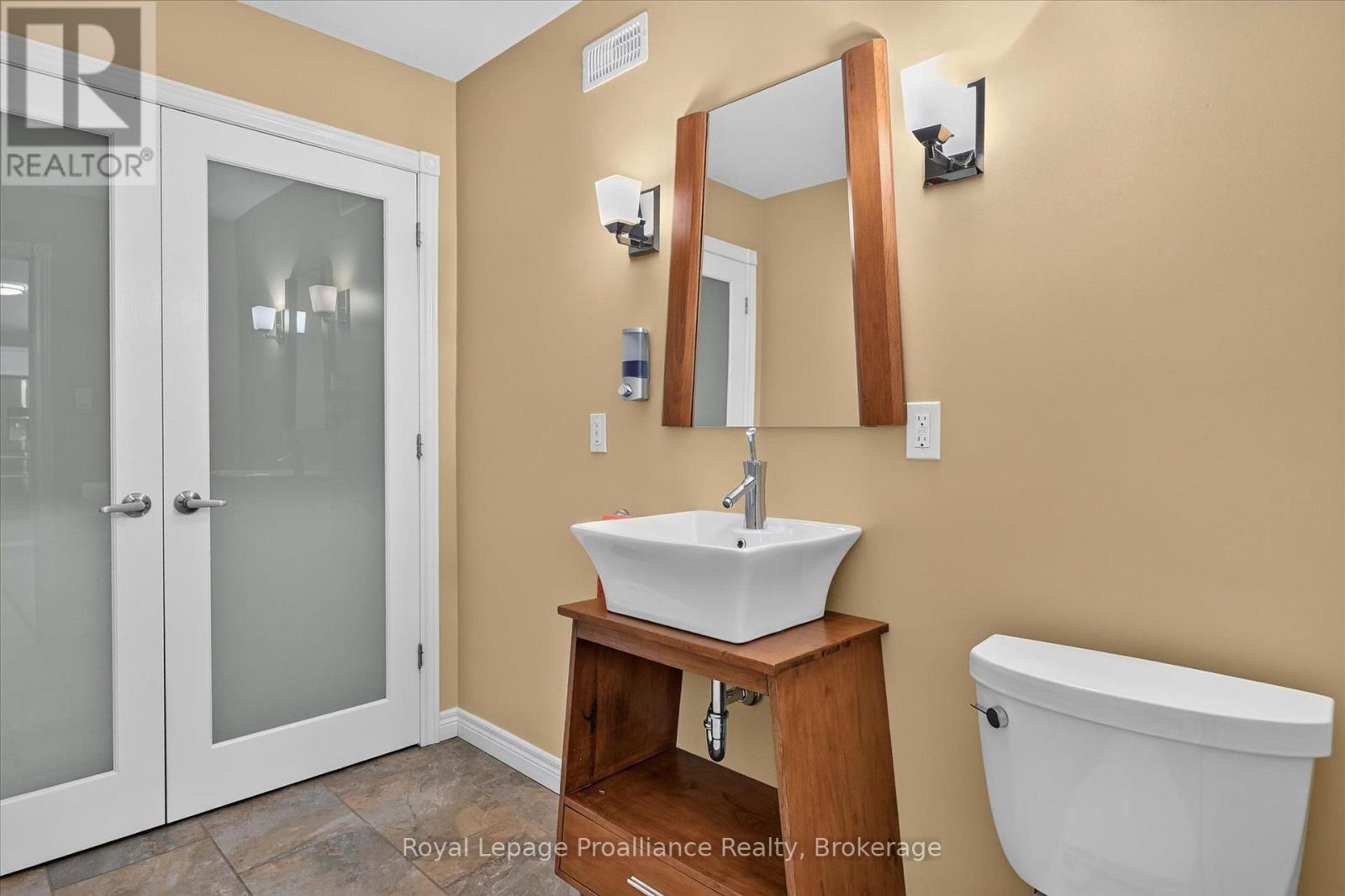 #507 1742 RAVENWOOD DRIVE - 23