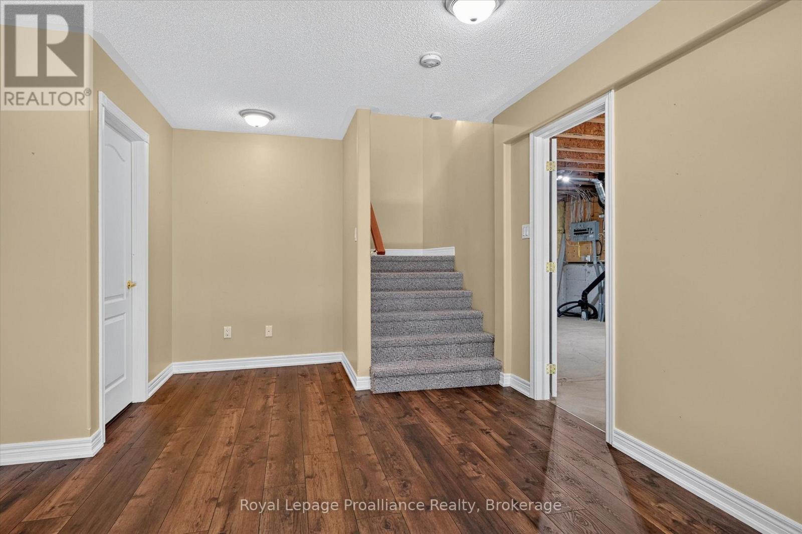 #507 1742 RAVENWOOD DRIVE - 25