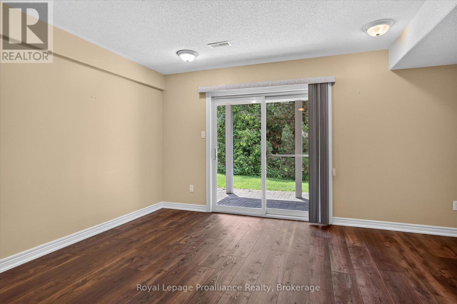 #507 1742 RAVENWOOD DRIVE - 27