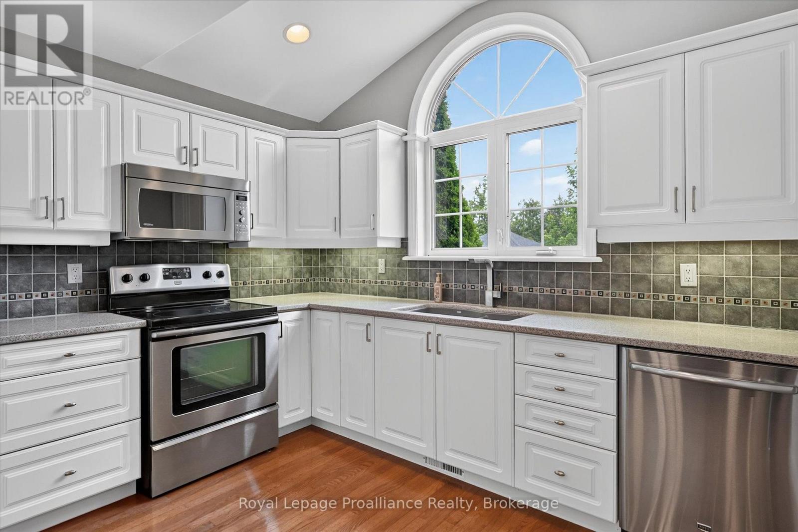 #507 1742 RAVENWOOD DRIVE - 8