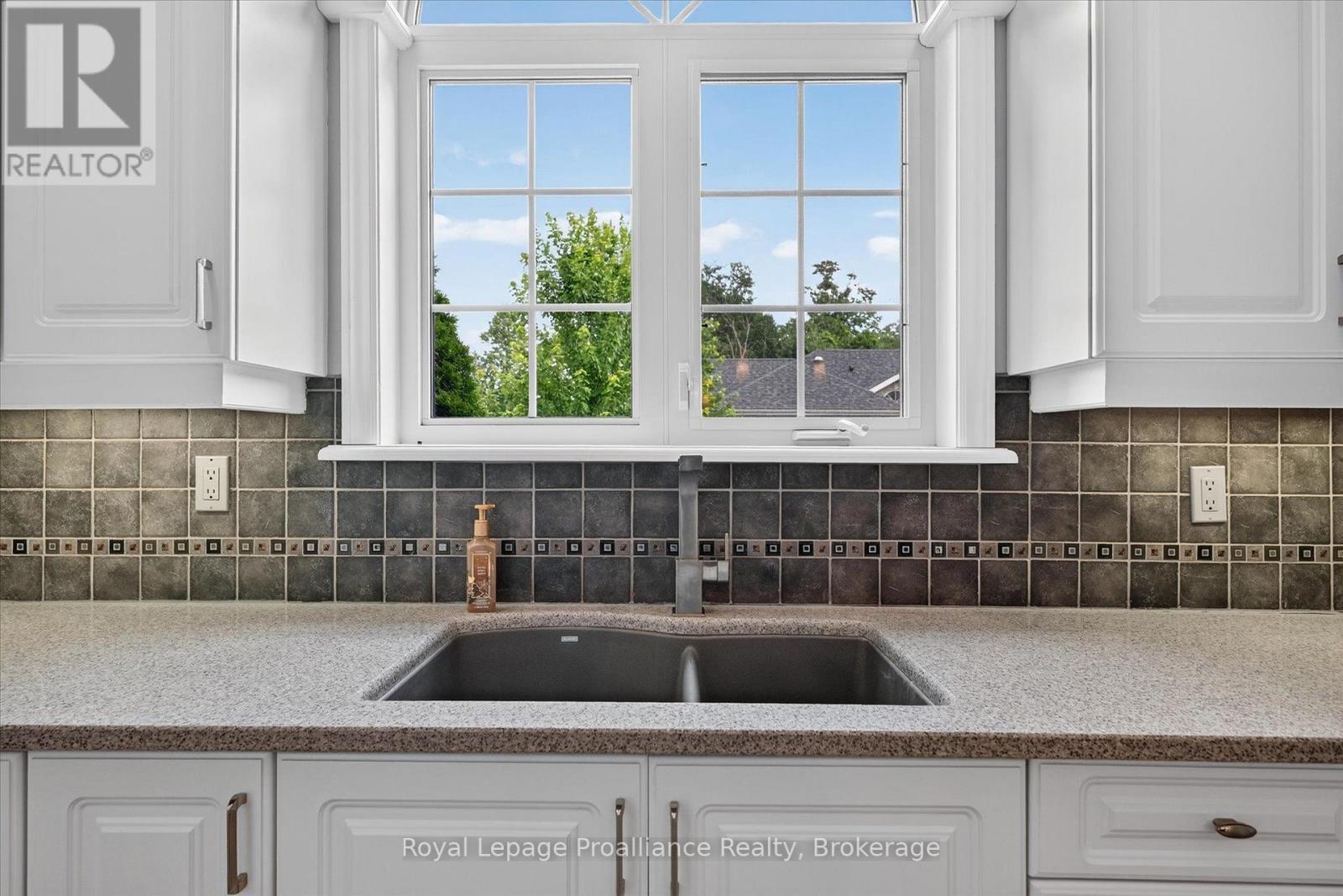 #507 1742 RAVENWOOD DRIVE - 9