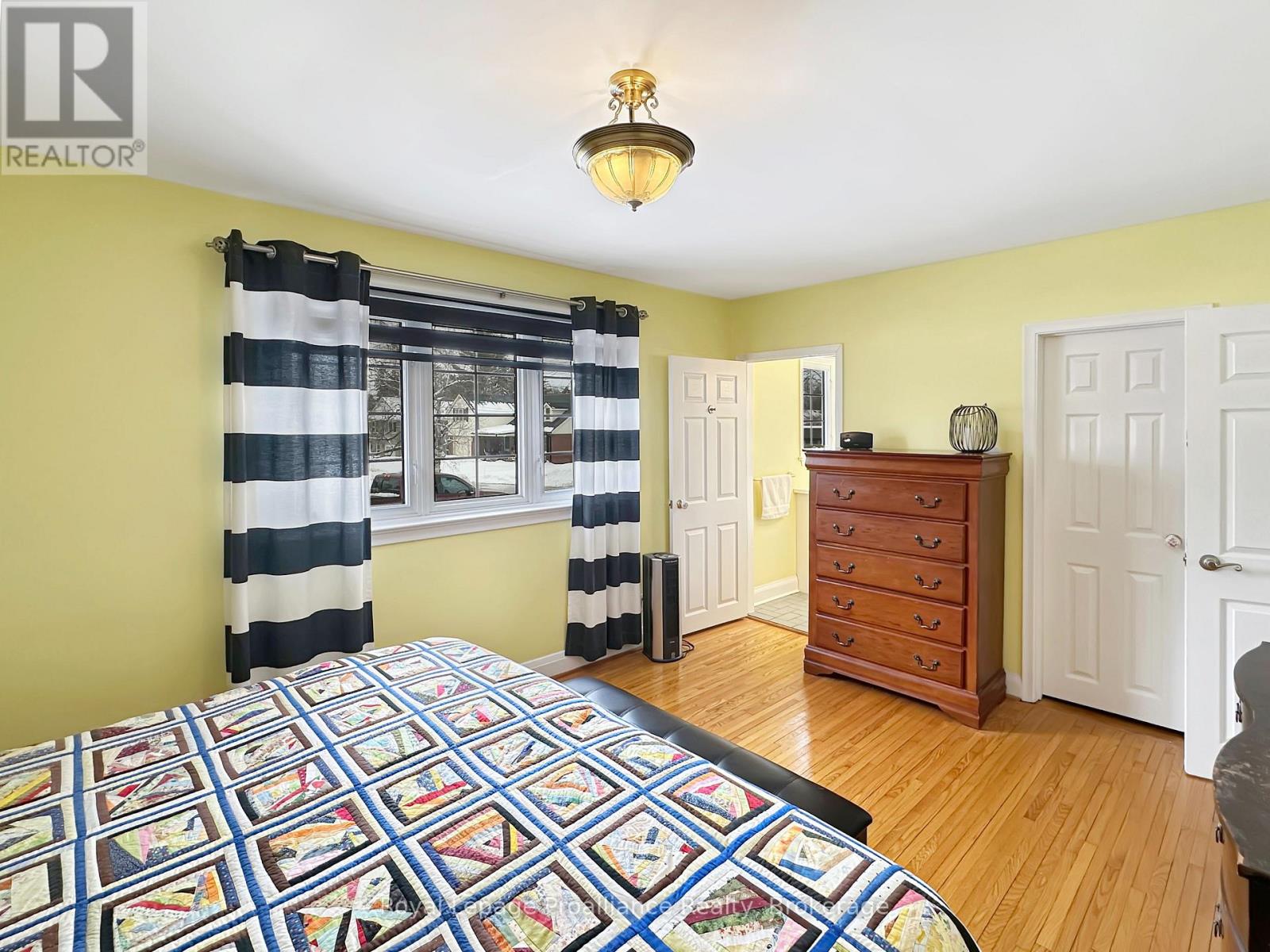 7 EASTWOOD PARK DRIVE - 20