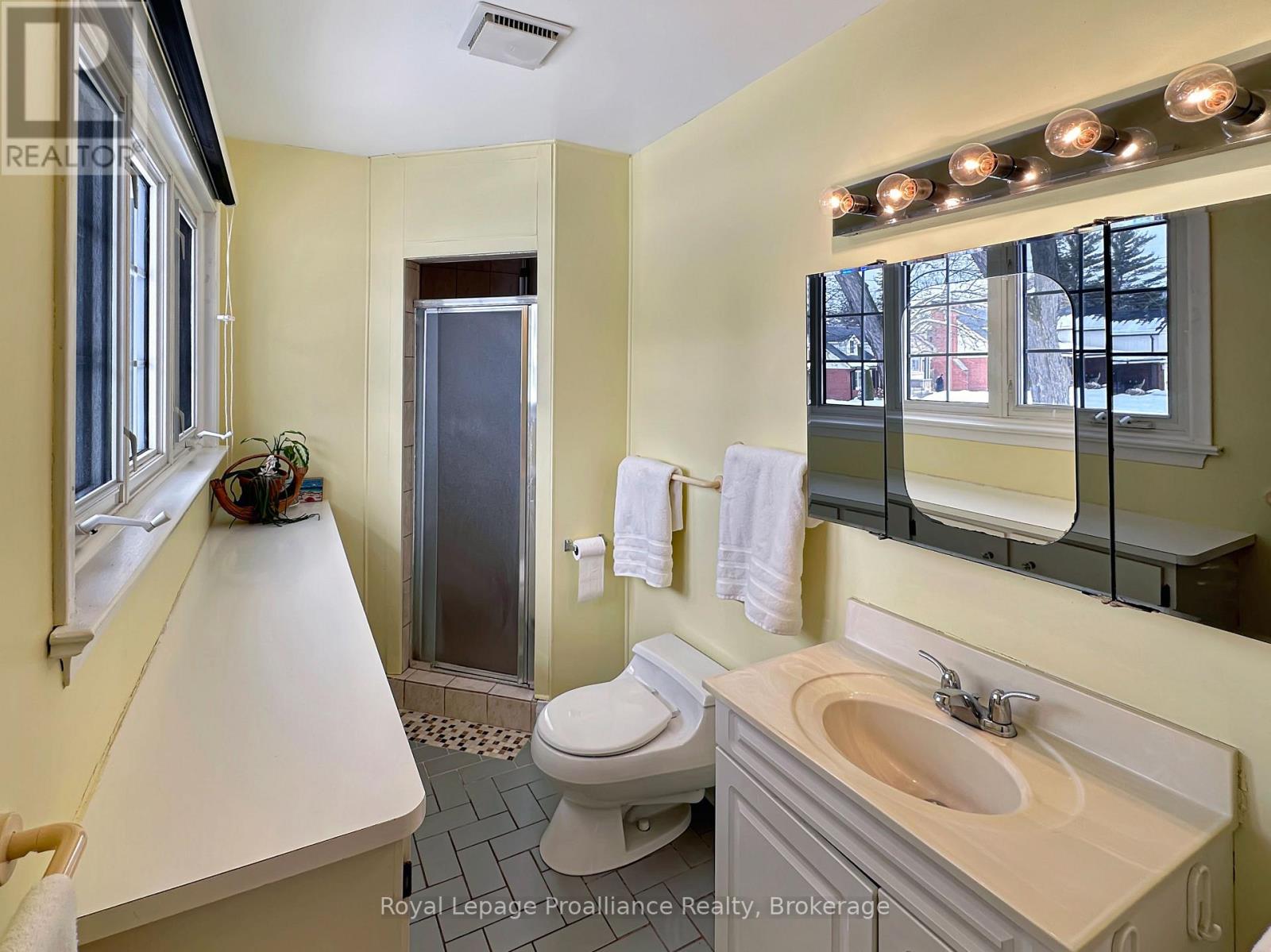 7 EASTWOOD PARK DRIVE - 21
