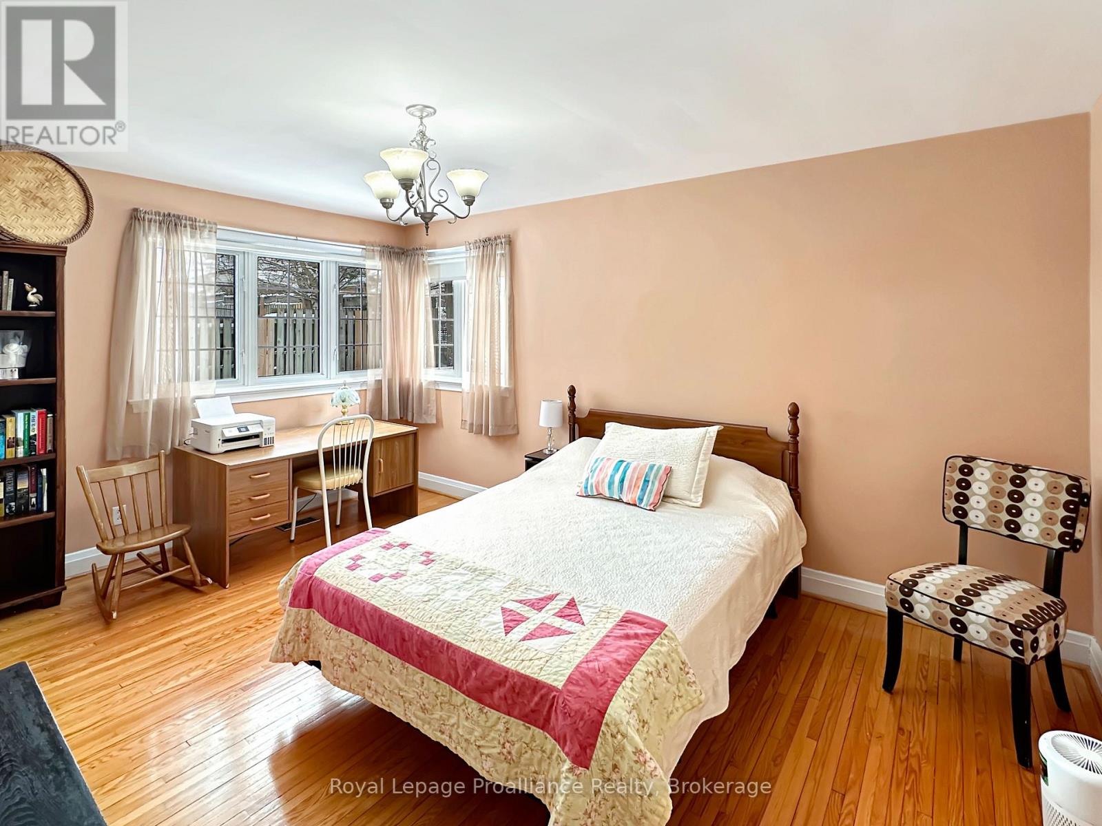 7 EASTWOOD PARK DRIVE - 22