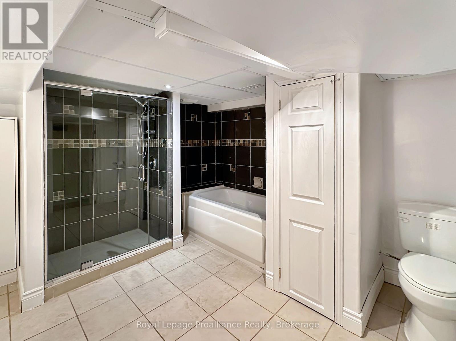 7 EASTWOOD PARK DRIVE - 36