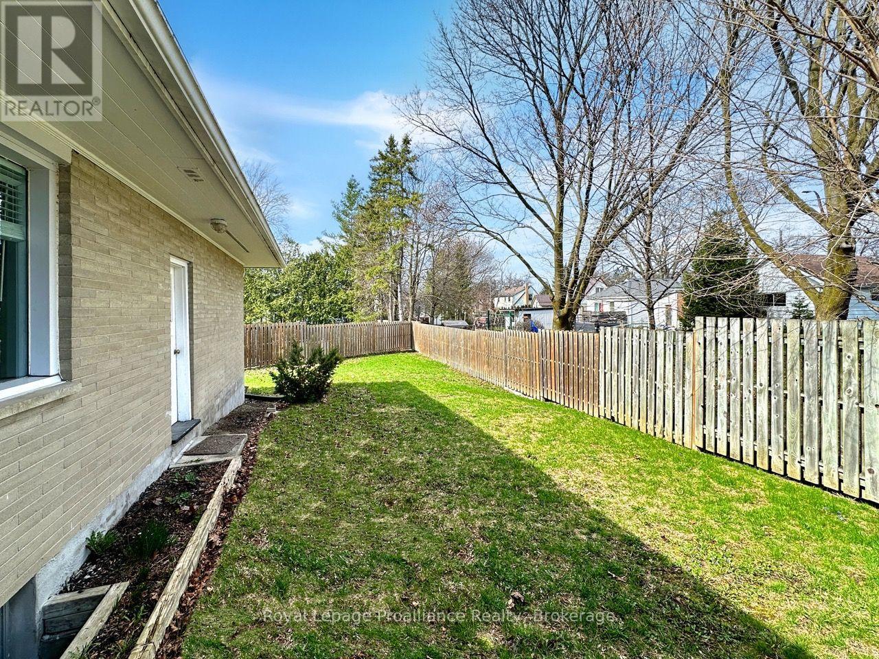 7 EASTWOOD PARK DRIVE - 39