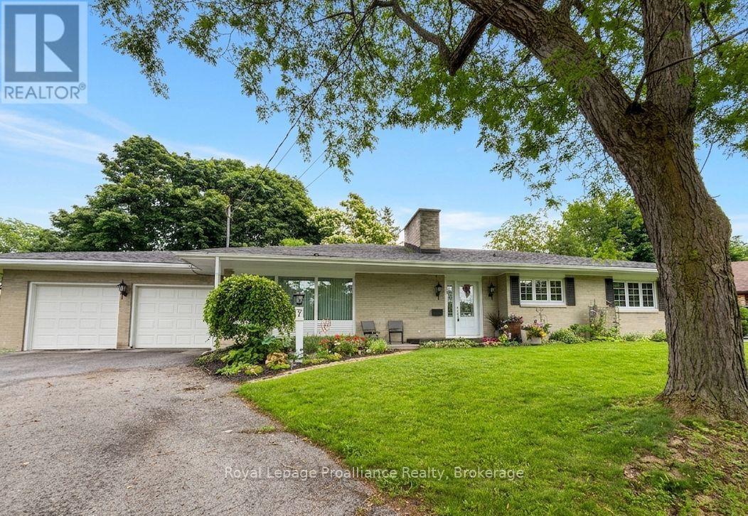 7 EASTWOOD PARK DRIVE - 41