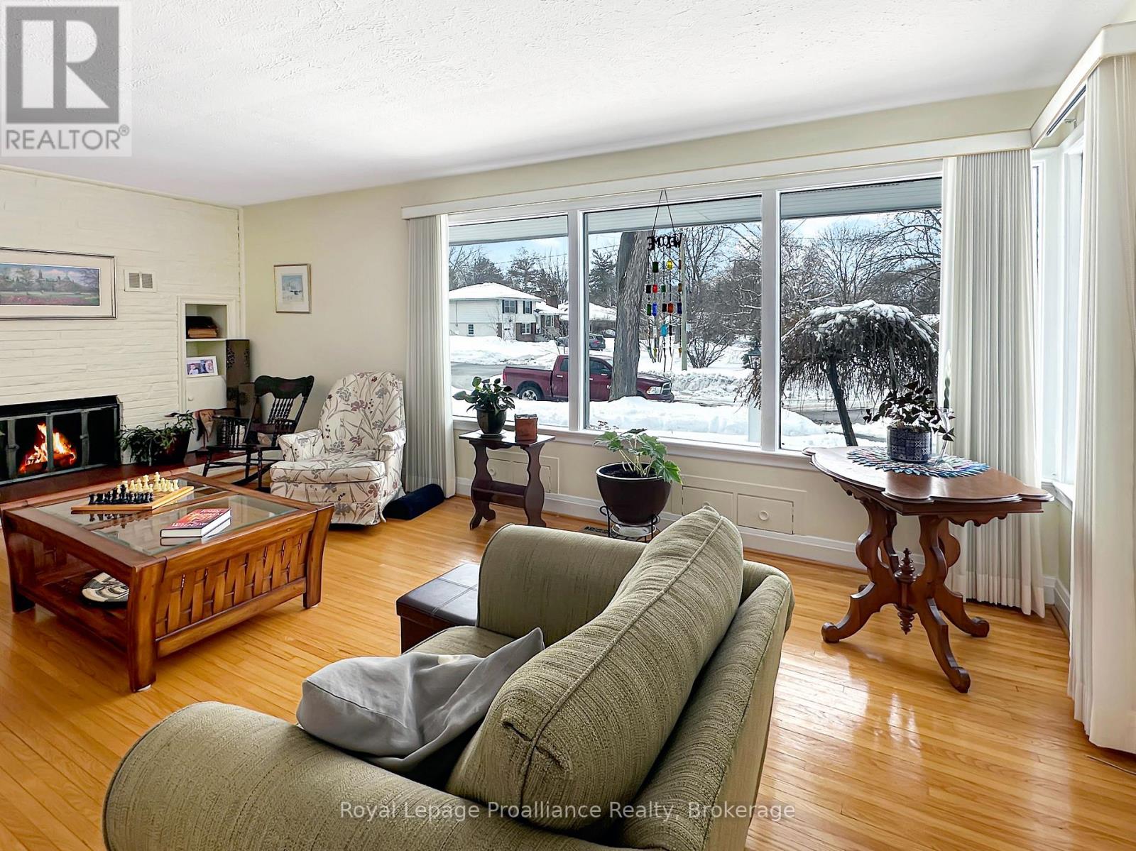 7 EASTWOOD PARK DRIVE - 7