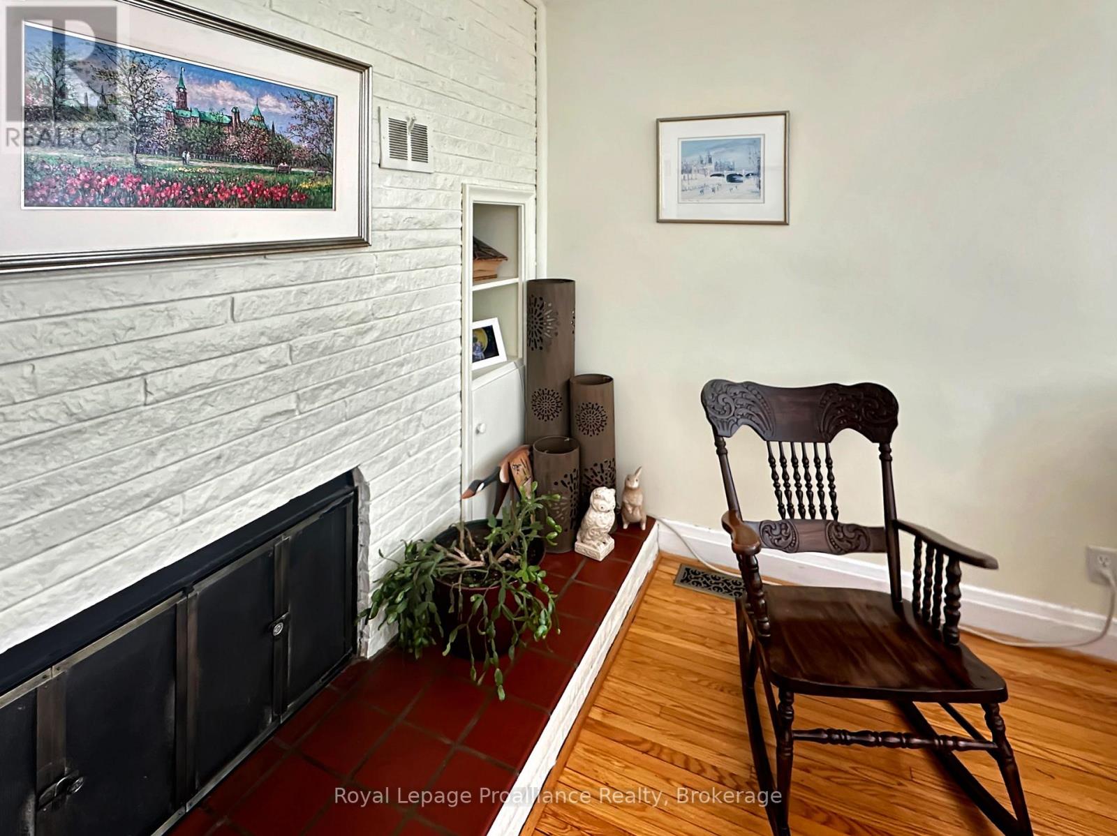 7 EASTWOOD PARK DRIVE - 9
