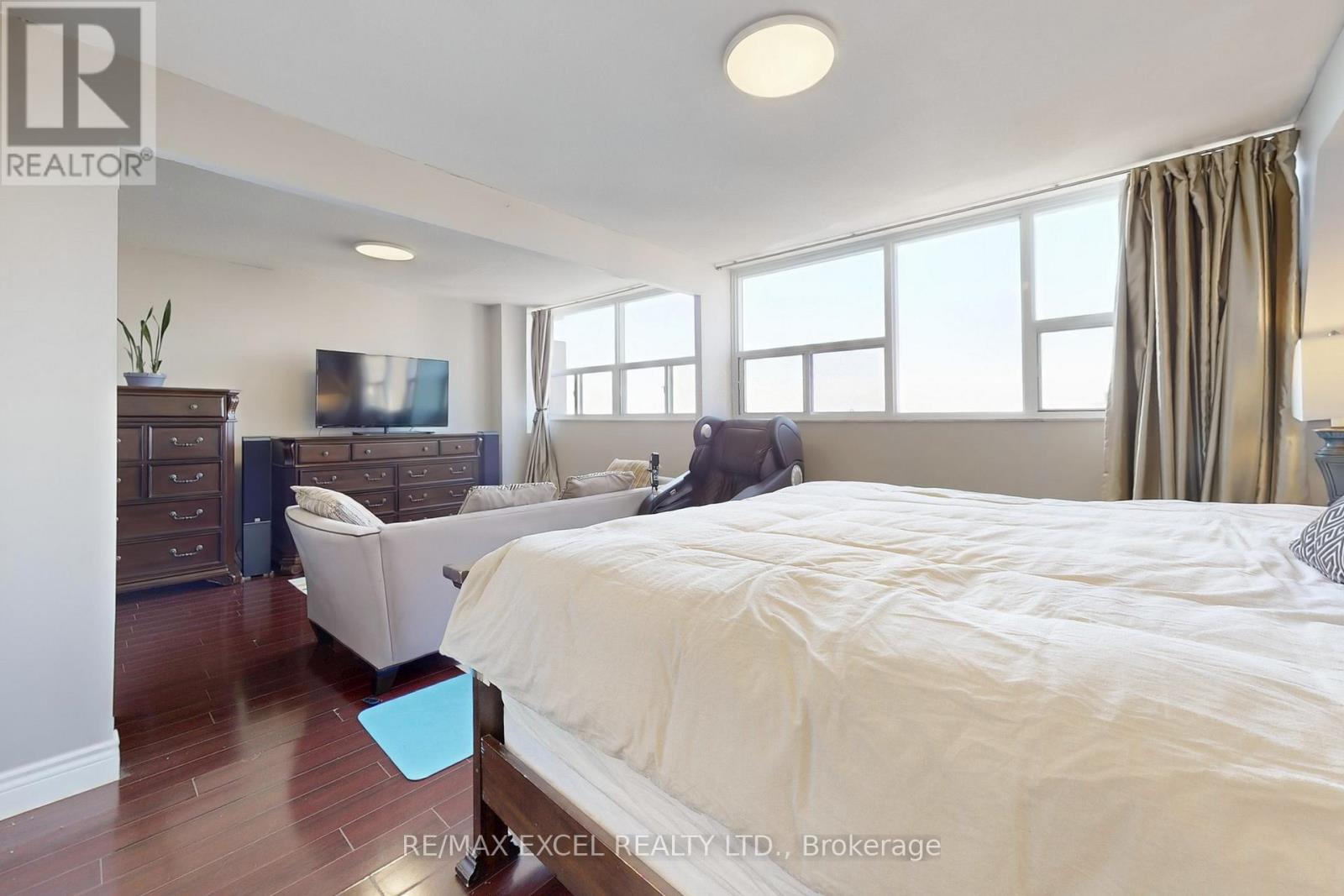 #1708 4101 SHEPPARD AVENUE E - 19