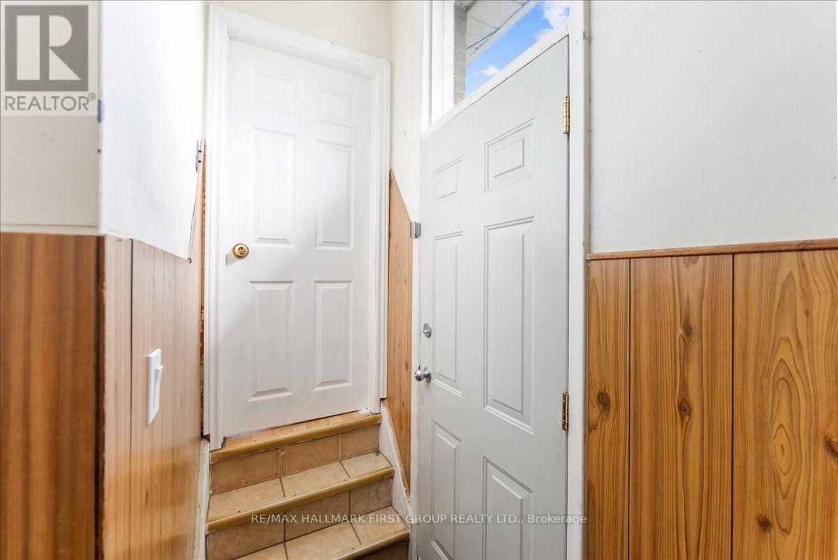 1014 DUNLOP STREET E - Image 16